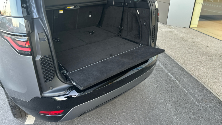 Land Rover Discovery 3.0 D350 Dynamic SE 5dr Auto Diesel Station Wagon